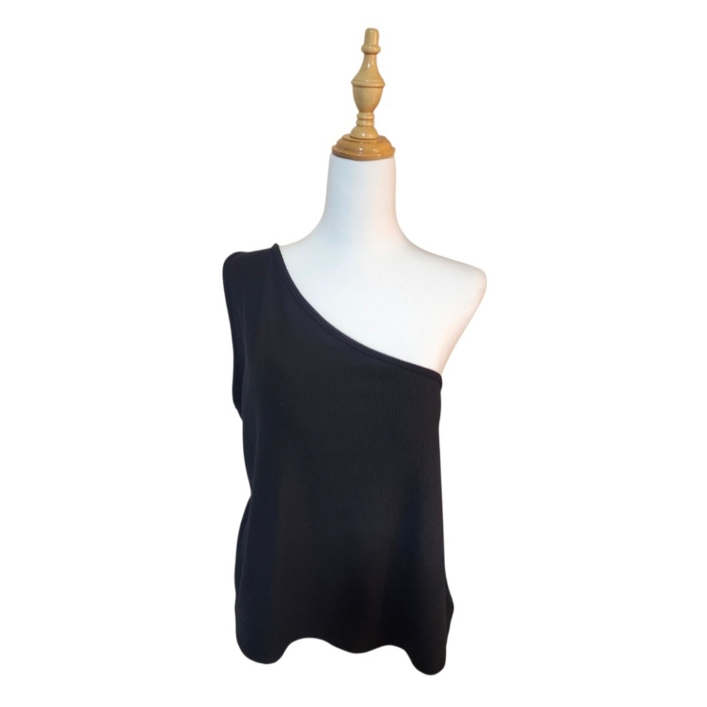 Ivy Rose, Black One-Shoulder Top.